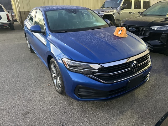 2024 Volkswagen Jetta SE's photo