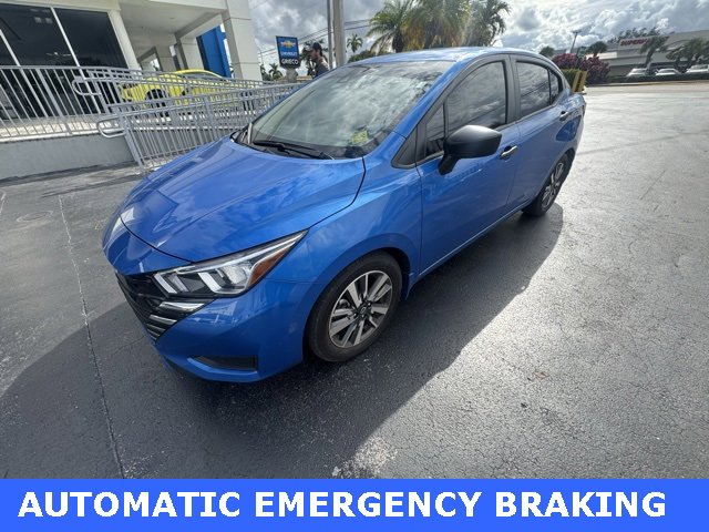 2023 Nissan Versa 1.6 S photo 3