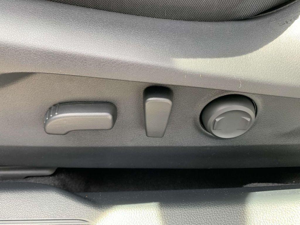 2025 Subaru Outback Premium photo 4