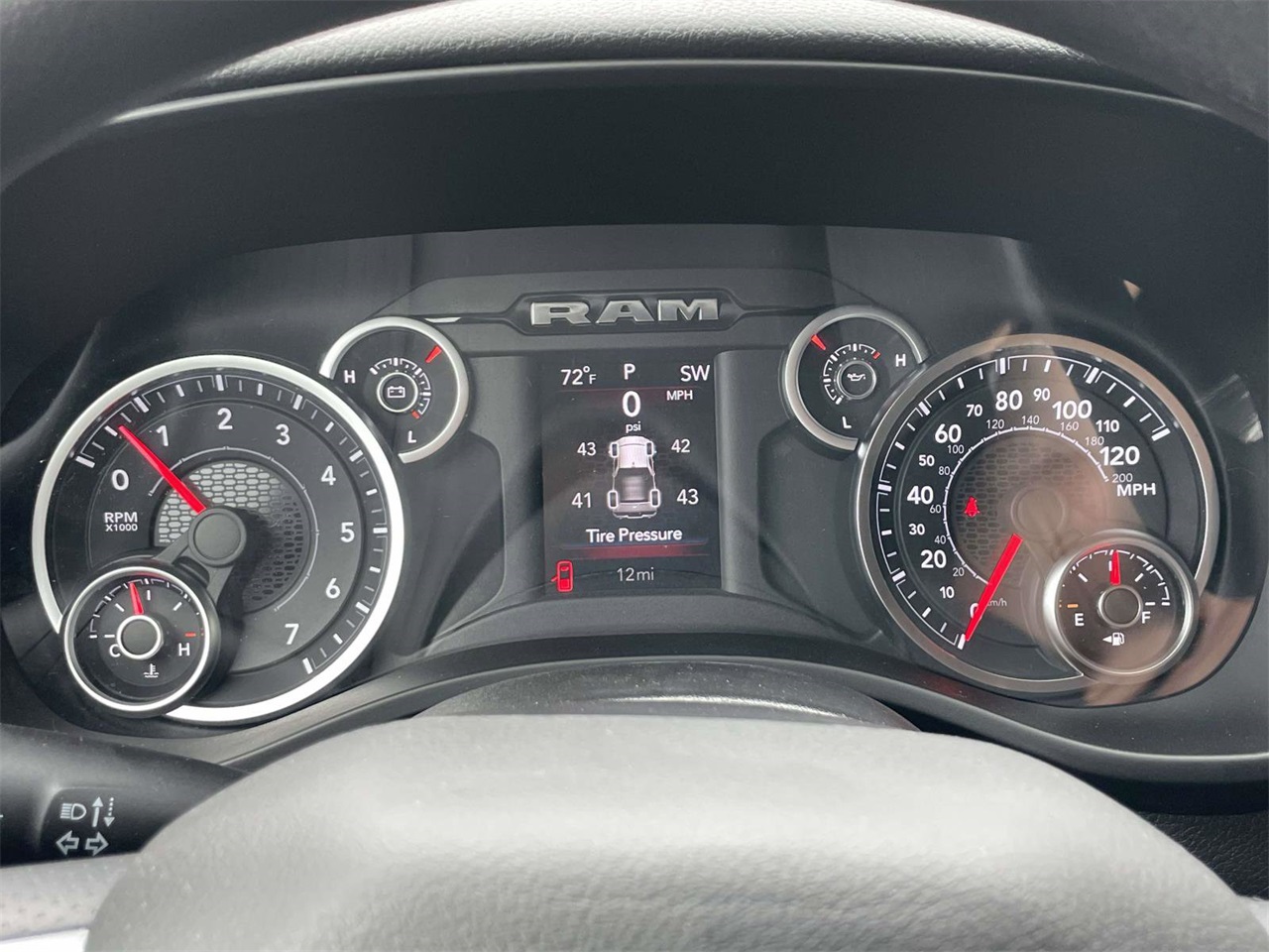 2025 Ram 1500 Tradesman photo 12