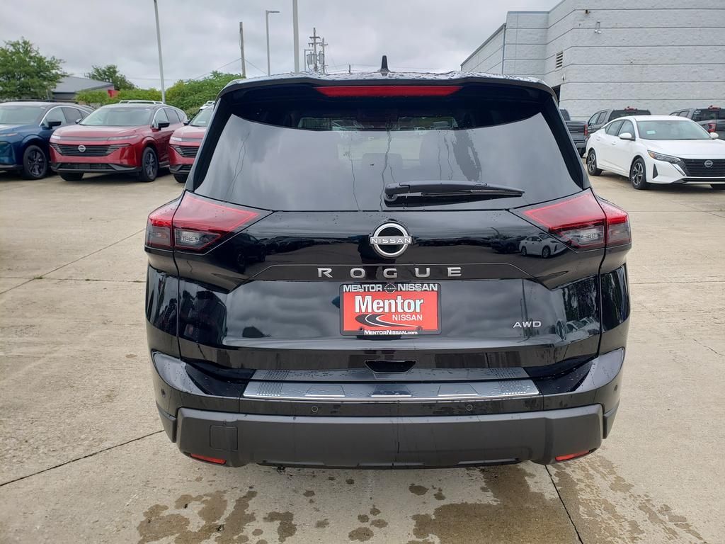 2026 Nissan Rogue SV photo 4
