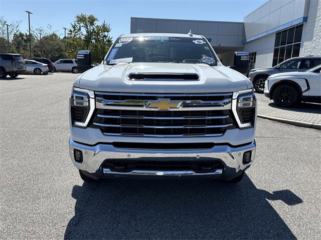 2024 Chevrolet Silverado 2500HD LTZ photo 8