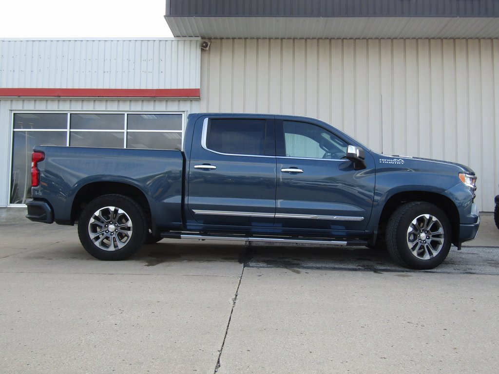 2024 Chevrolet Silverado 1500 High Country photo 2
