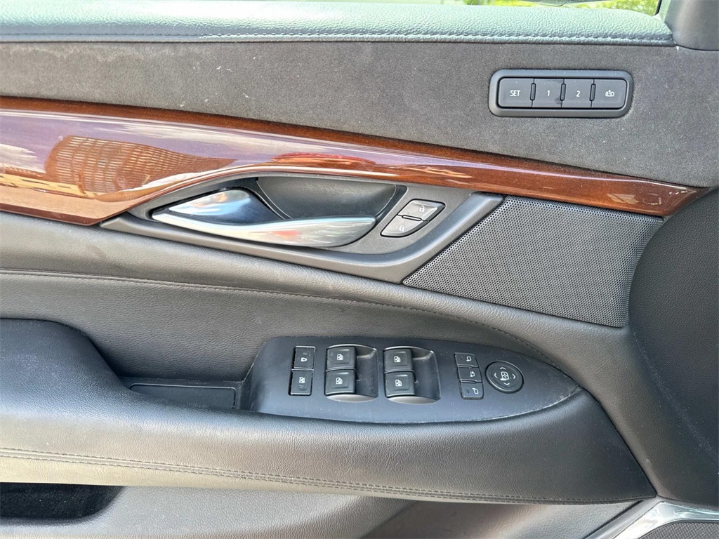 2019 Cadillac Escalade Premium Luxury photo 17
