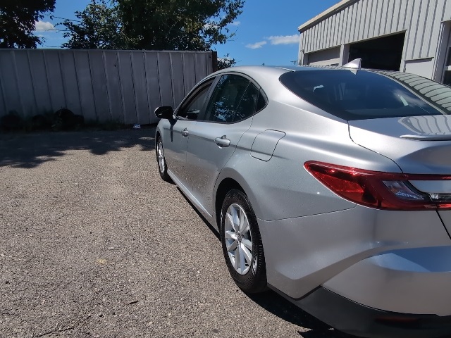 2025 Toyota Camry LE photo 8