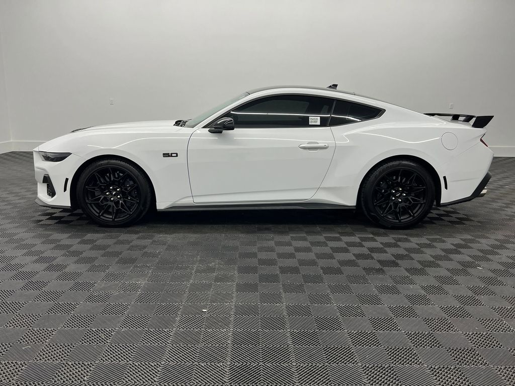 2024 Ford Mustang GT Premium photo 2