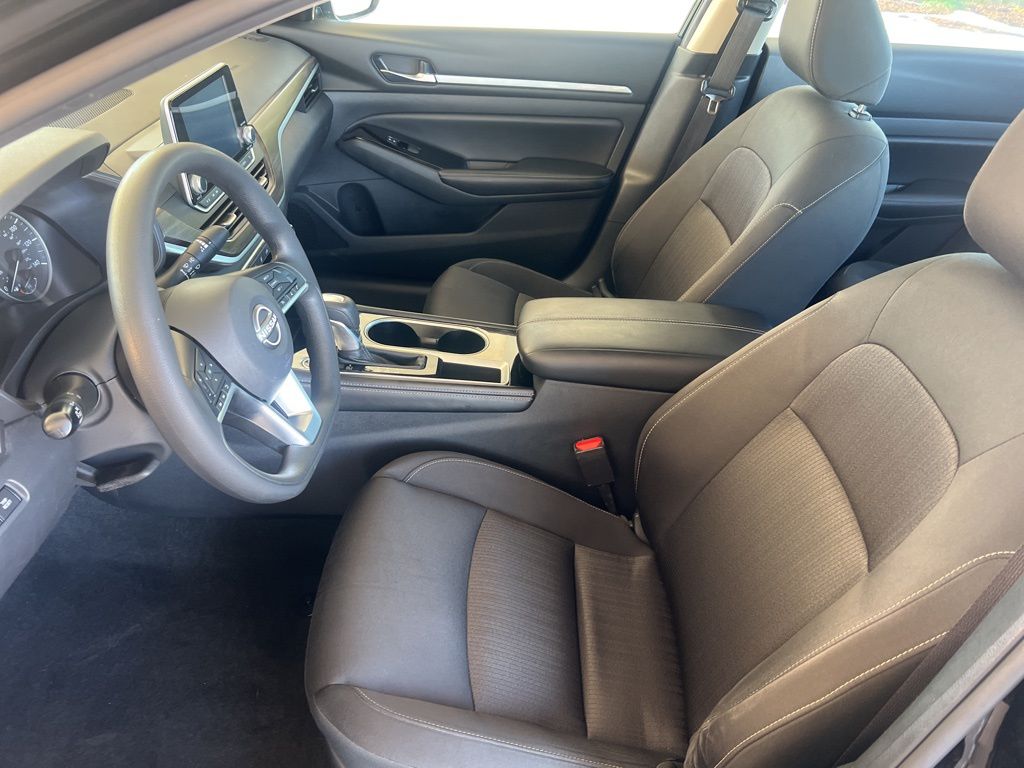 2023 Nissan Altima SV photo 4