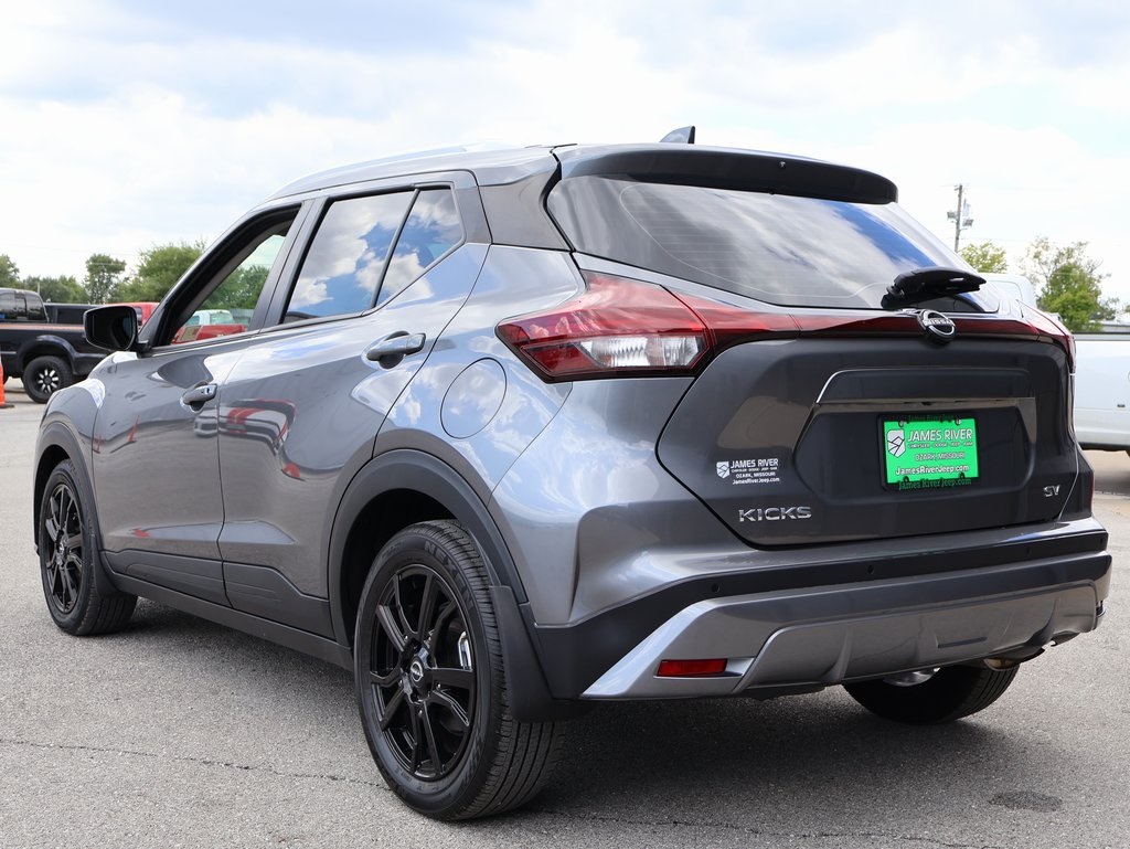 2023 Nissan Kicks SV photo 3