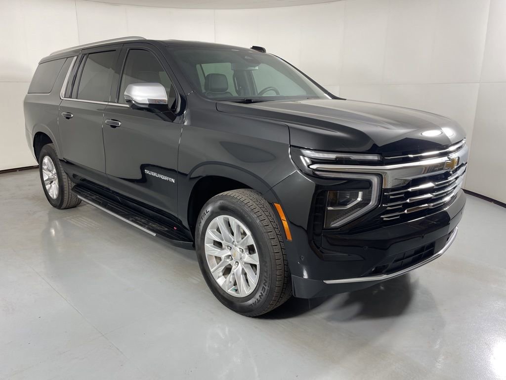 2025 Chevrolet Suburban Premier photo 2