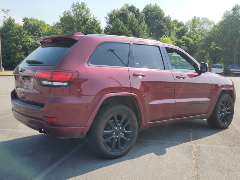2020 Jeep Grand Cherokee Altitude photo 3