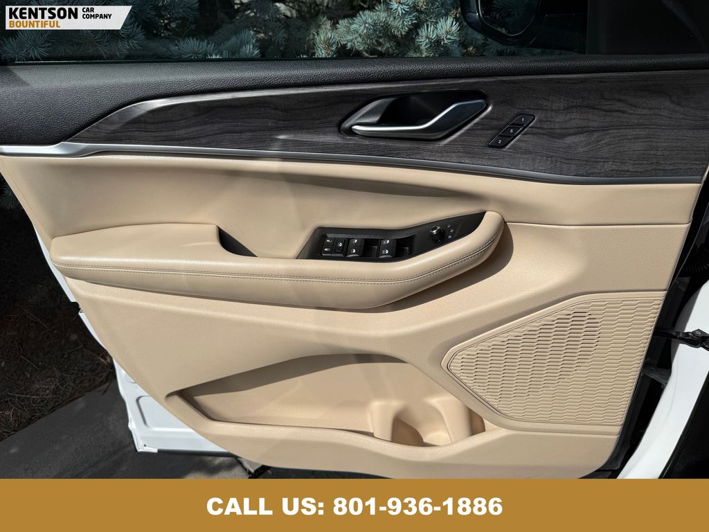 2024 Jeep Grand Cherokee Limited photo 21