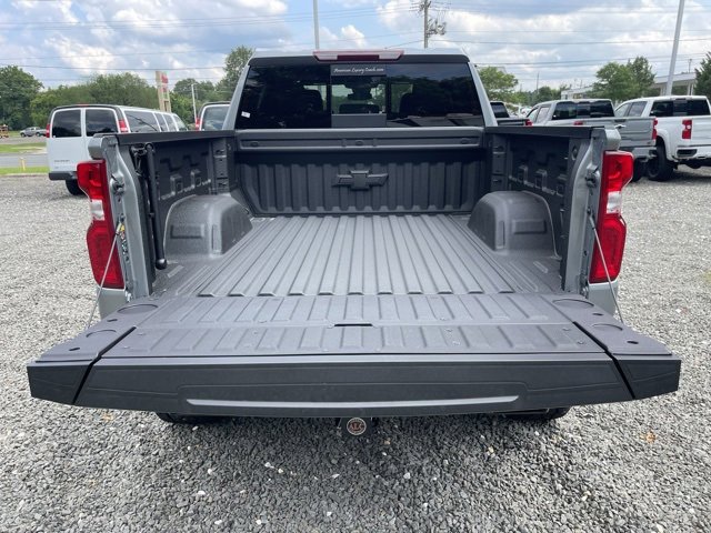 2025 Chevrolet Silverado 1500 RST photo 8