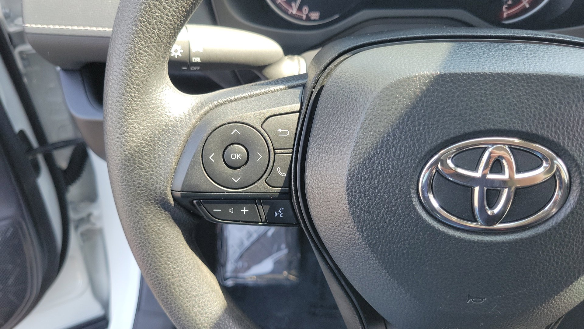 Used 2024 White Toyota LE image 23