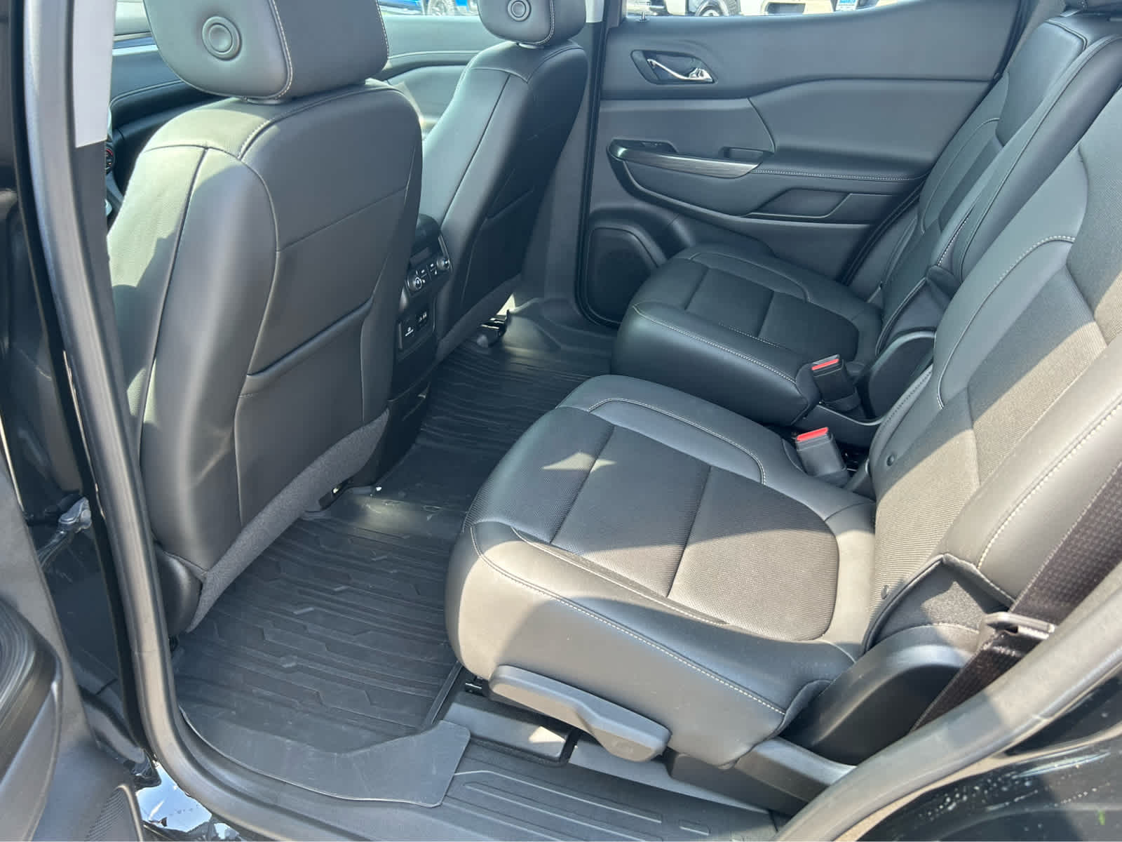 2023 Gmc Acadia SLT Elevation photo 22