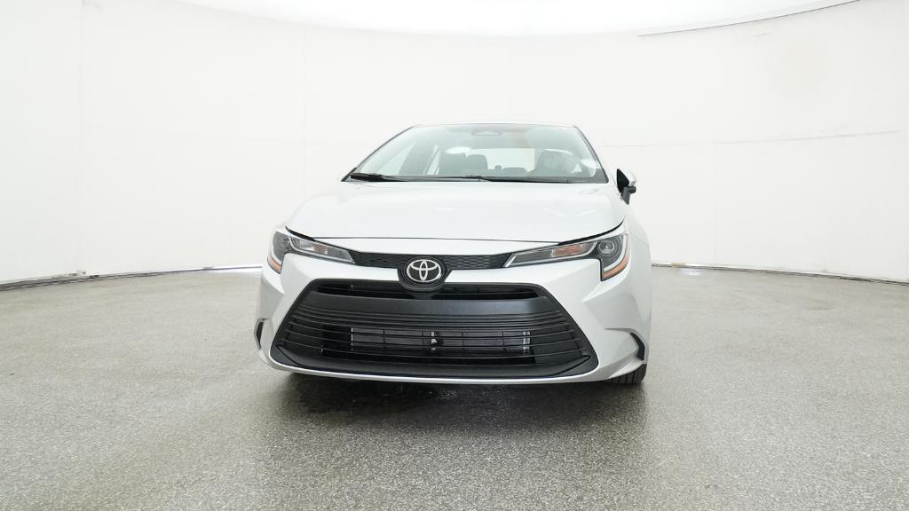 2025 Toyota Corolla LE photo 3