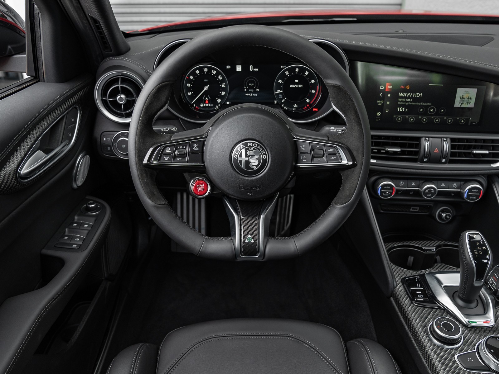 2024 Alfa Romeo Giulia Quadrifoglio photo 5