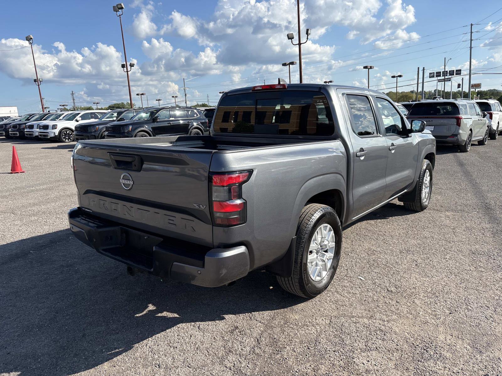 2023 Nissan Frontier SV photo 7