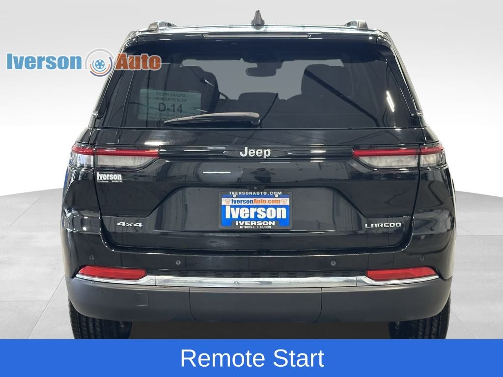 2022 Jeep Grand Cherokee Laredo photo 4