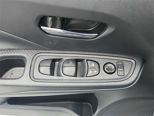 2025 Nissan Versa 1.6 SV photo 25