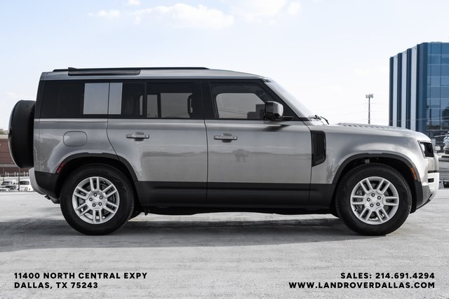 2025 Land Rover Defender 110 S photo 5