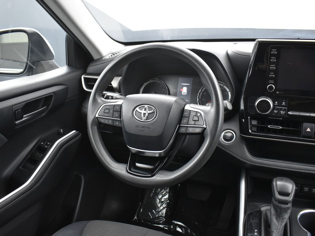 2020 Toyota Highlander L photo 12