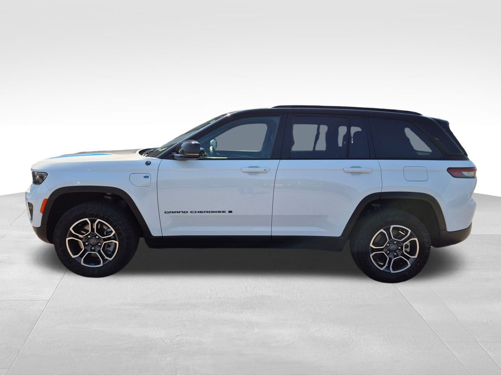 2023 Jeep Grand Cherokee Trailhawk 4xe photo 2