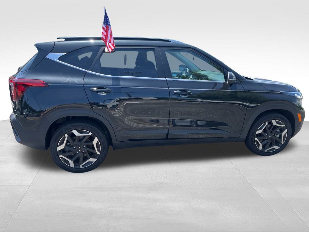 2024 Kia Seltos SX photo 2