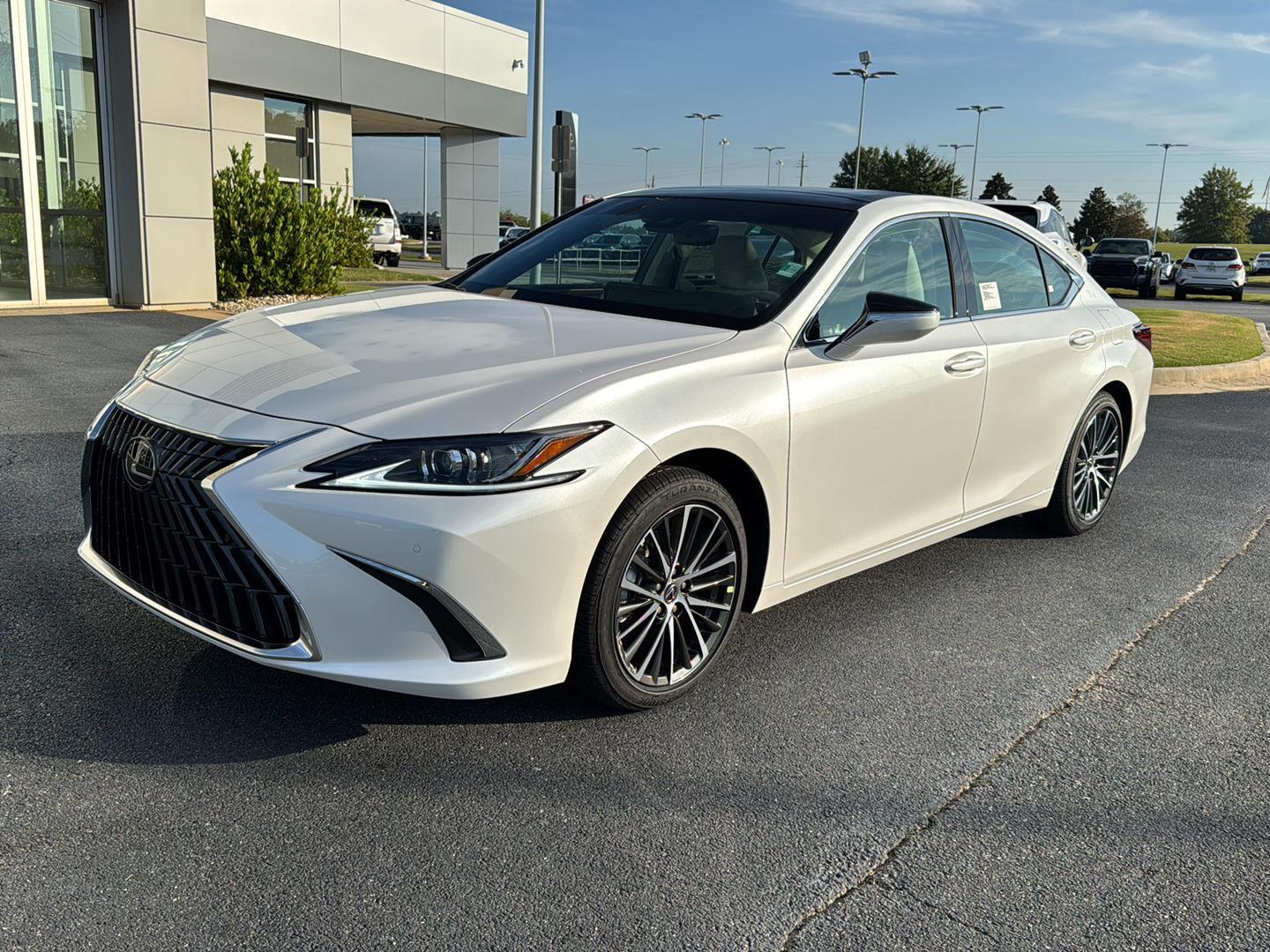 2025 Lexus ES