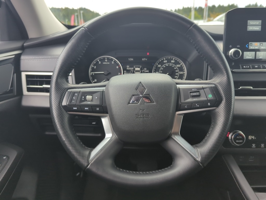 2024 Mitsubishi Outlander SE Black Edition photo 24