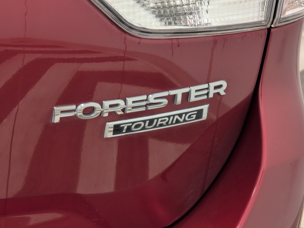 2022 Subaru Forester Touring photo 3