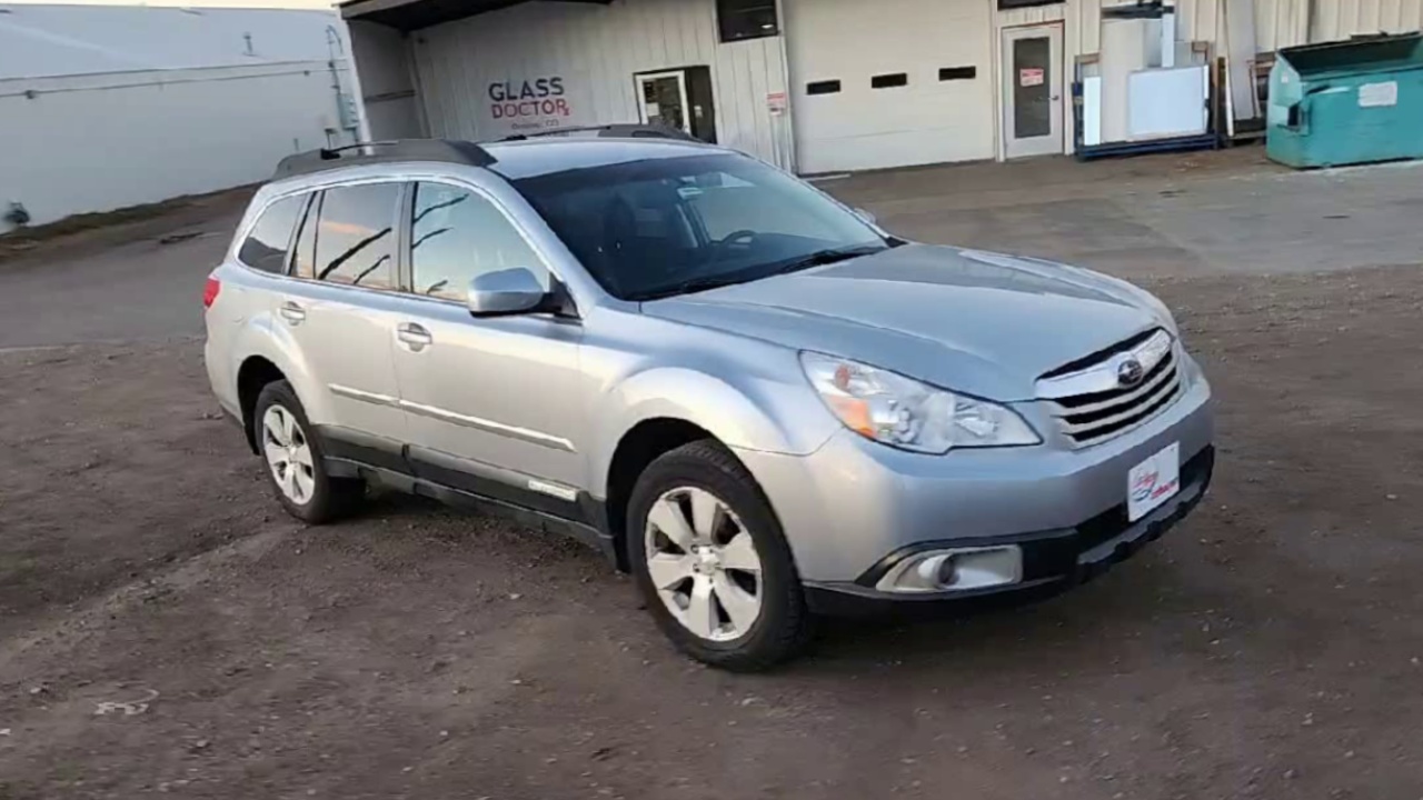 2012 Subaru Outback Premium's photo