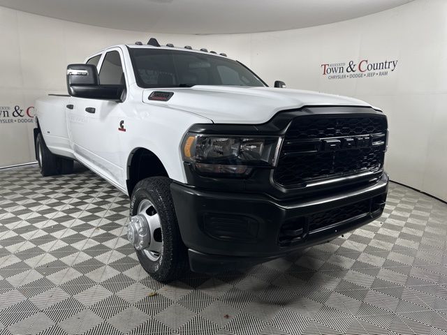 2024 Ram 3500 Tradesman photo 3