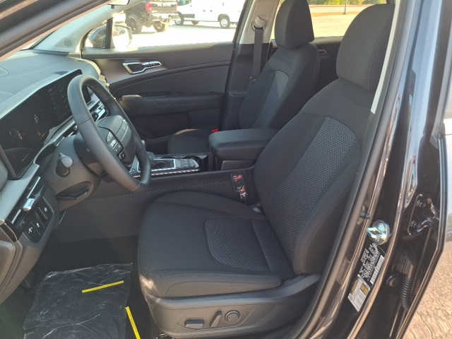 2026 Kia Sportage LX photo 8