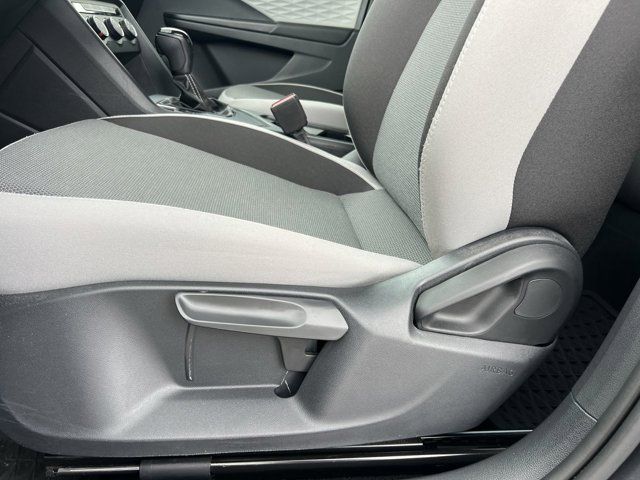 2022 Volkswagen Taos S photo 3