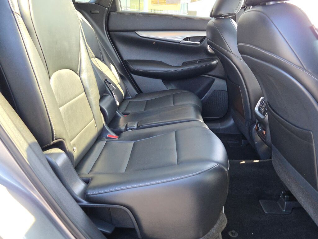 2019 Infiniti QX50 Essential photo 8