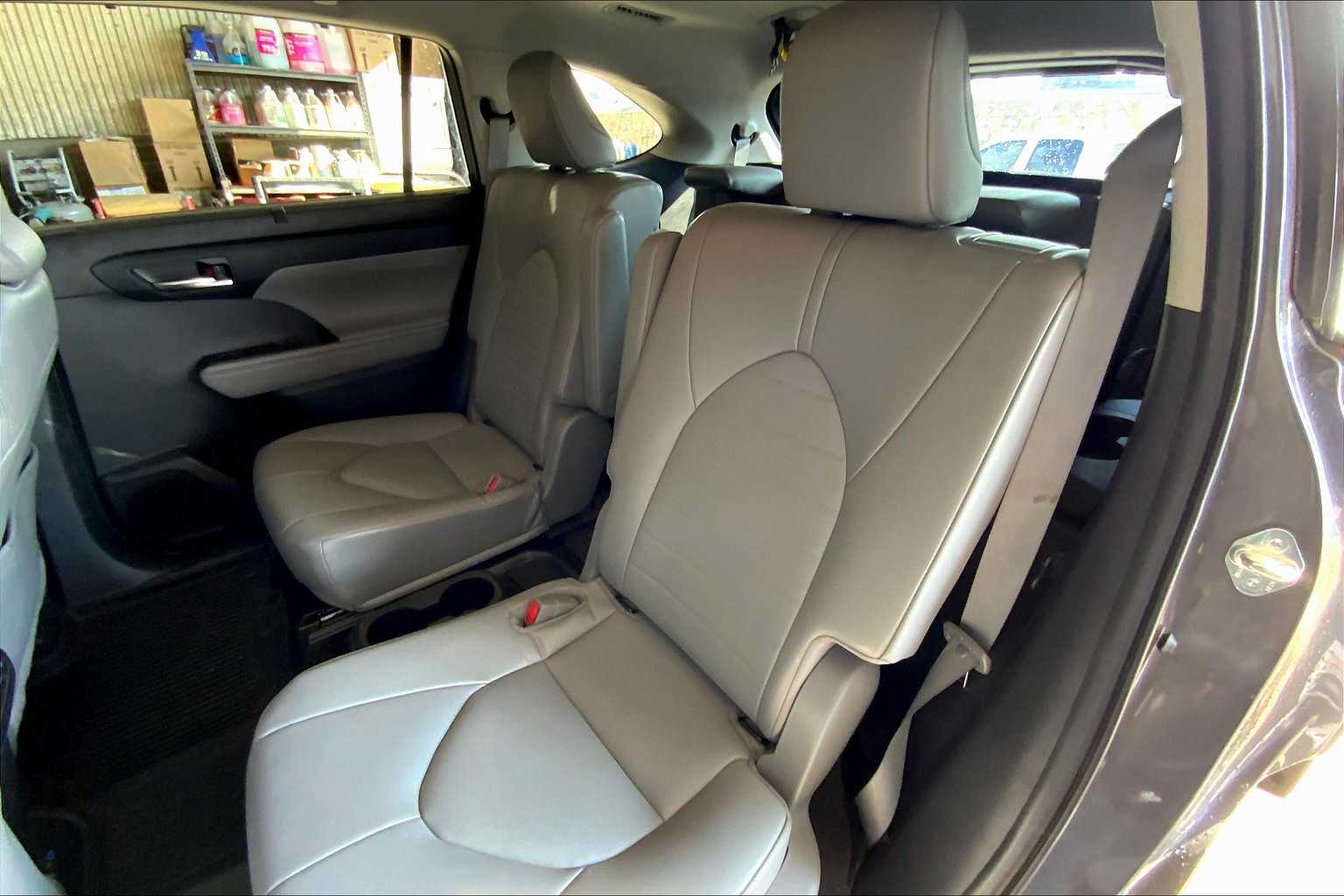 2022 Toyota Highlander XLE photo 38