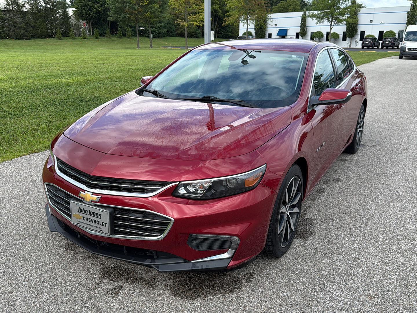 Used 2018 Chevrolet Malibu 1LT with VIN 1G1ZD5ST5JF259462 for sale in Salem, IN
