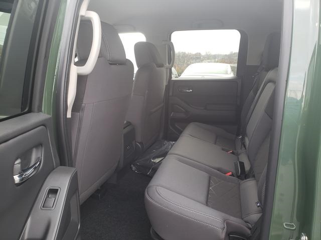 2025 Nissan Frontier Crew Cab SV photo 11