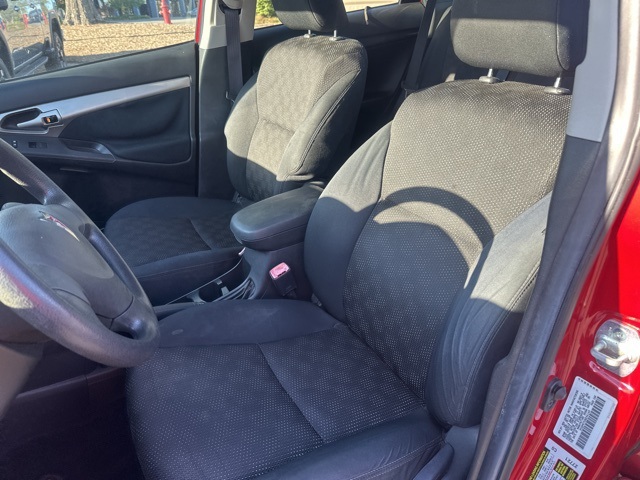 2009 Pontiac Vibe Base photo 9