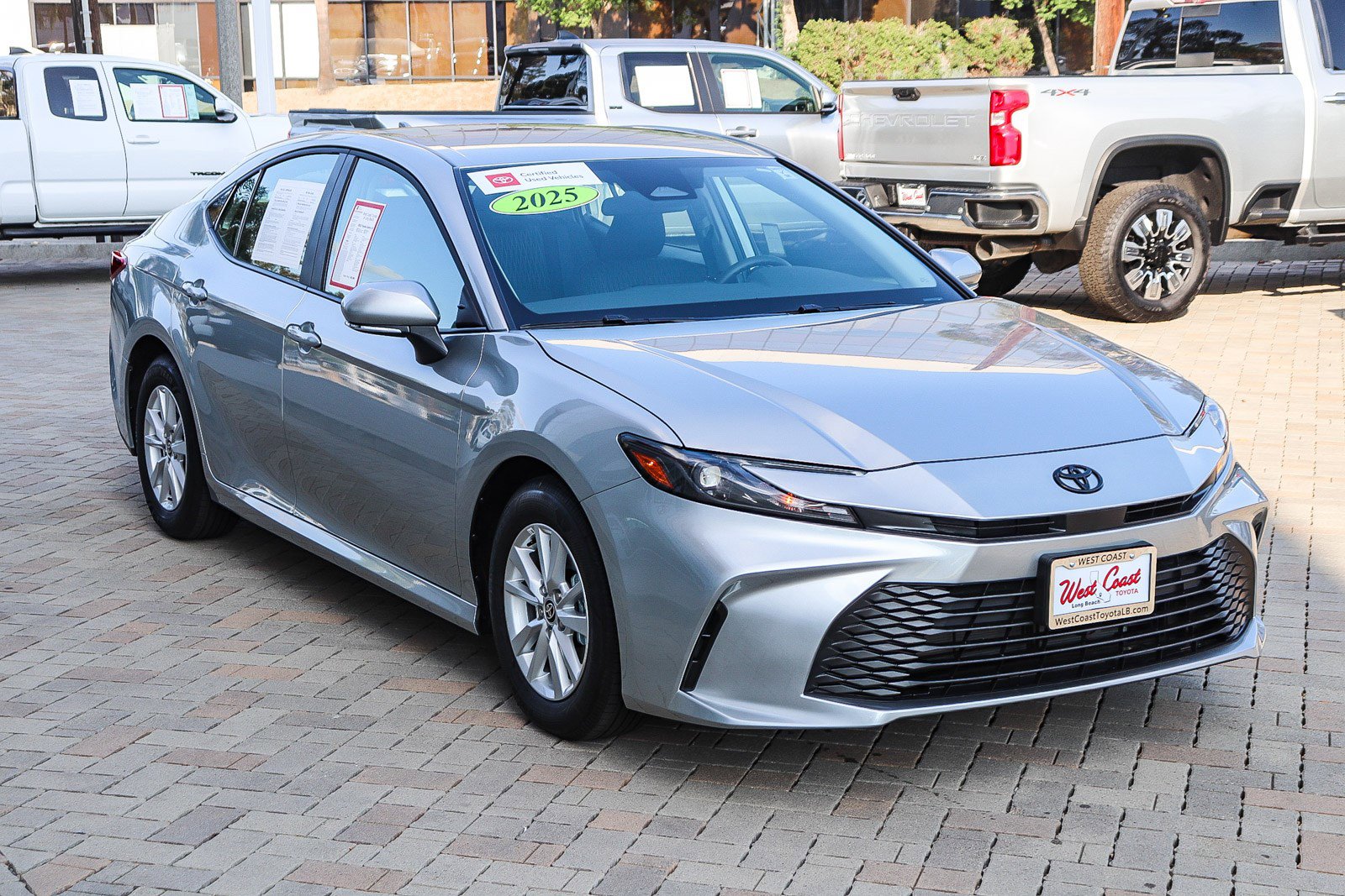 2025 Toyota Camry LE photo 3