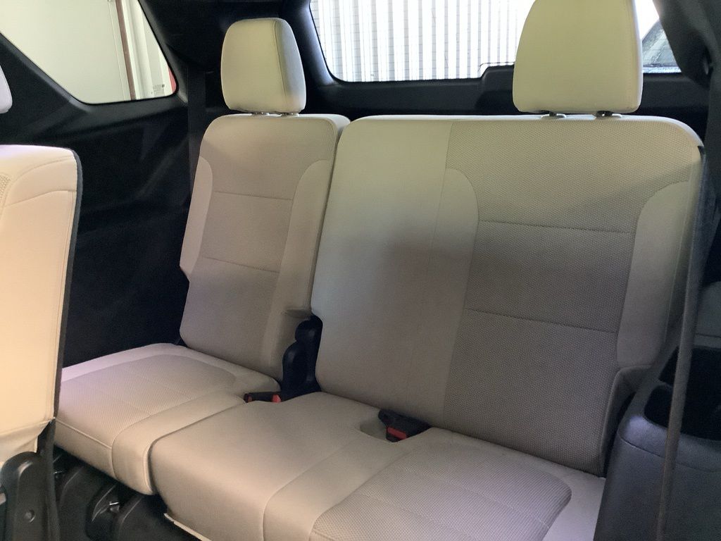 2023 Chevrolet Traverse LS photo 24