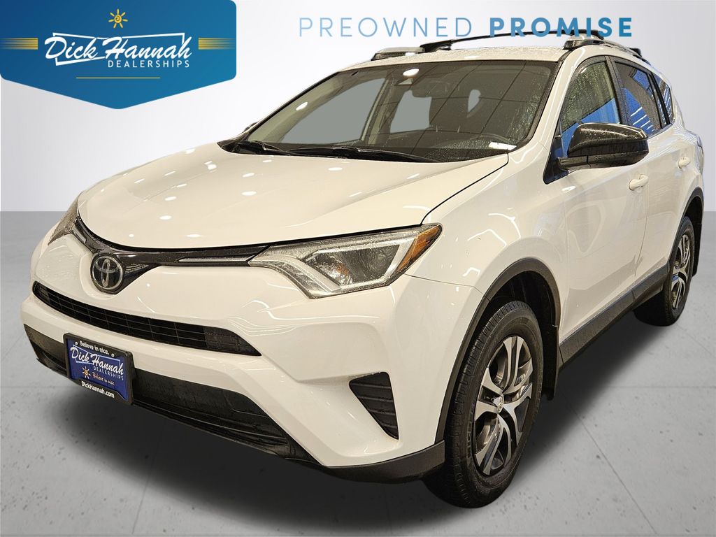 2018 Toyota RAV4 LE's photo