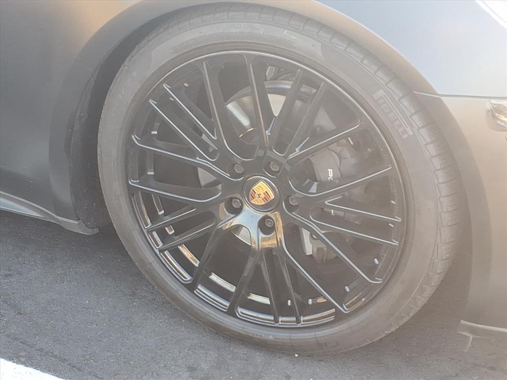2022 Porsche Panamera Platinum photo 4