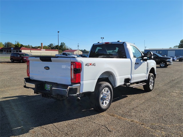2024 Ford F-350 XLT photo 4