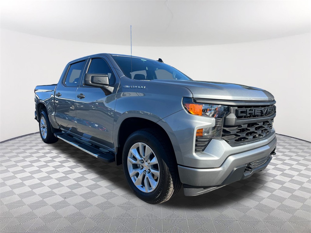 2024 Chevrolet Silverado 1500 Custom photo 3