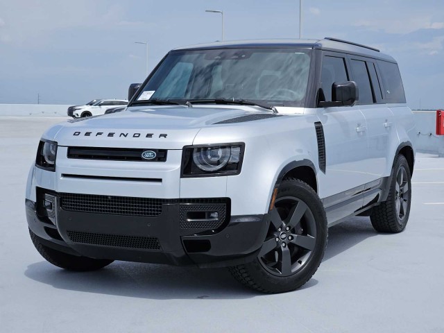 2024 Land Rover Defender X-Dynamic SE