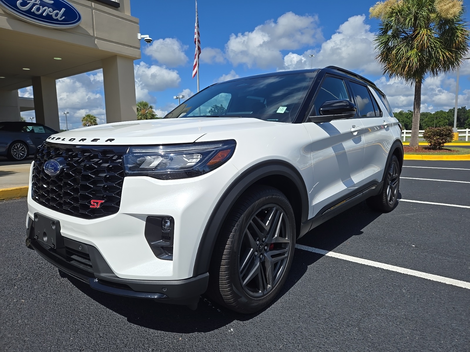 New 2025 Star White Metallic Tri-Coat Ford ST image 1