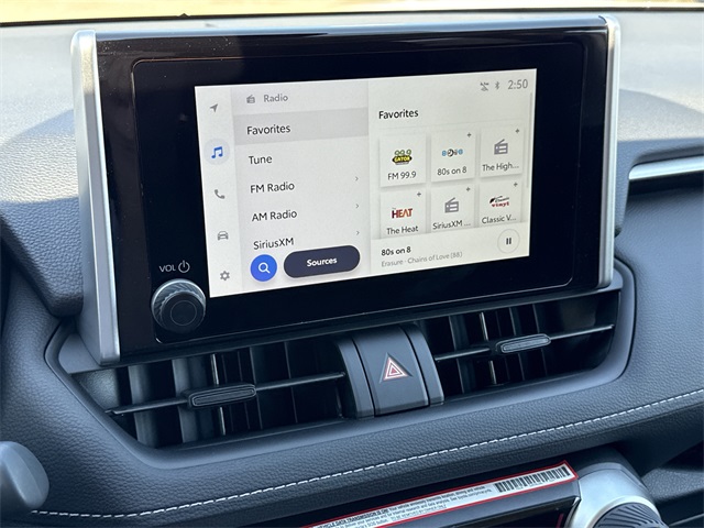 2025 Toyota RAV4 XLE photo 21