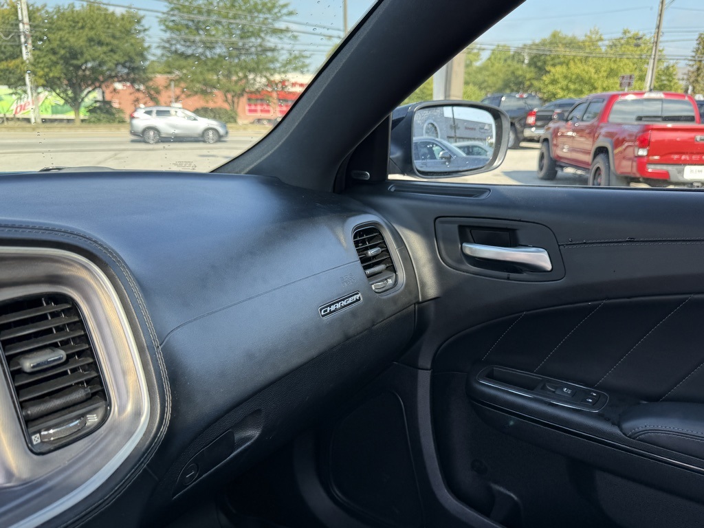 2020 Dodge Charger SXT photo 22