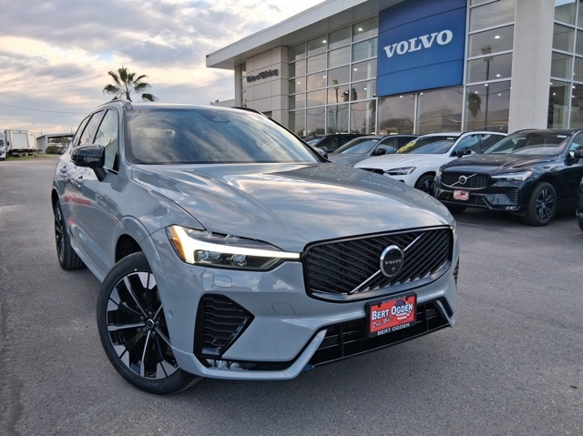 2026 Volvo XC60 Plus's photo